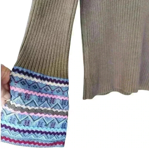 Mercer & Madison Hippie/Boho Sweater - Picture 4 of 6